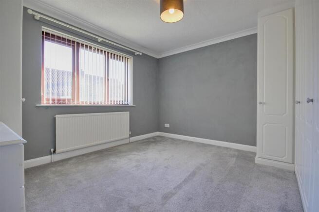 3 bed House to rent Image 8