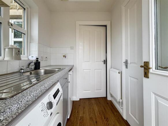 4 bed Detached for sale Image 9