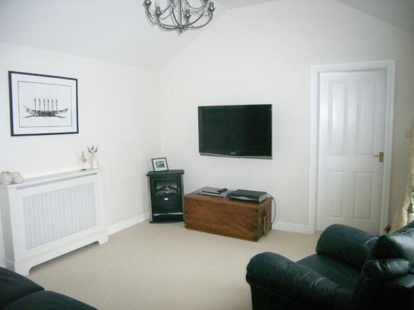 Snug/TV room