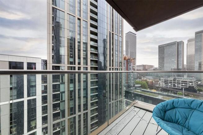 Maine Tower, Canary Wharf, London - View 5
