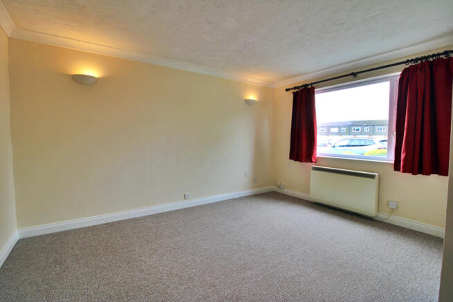 Lambrok Close, Trowbridge, Wiltshire photo 4
