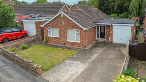 Manor Farm Road, St. Neots, Cambridgeshire, PE19 1PW