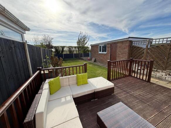 3 bed Semi-Detached Bungalow for sale Image 5