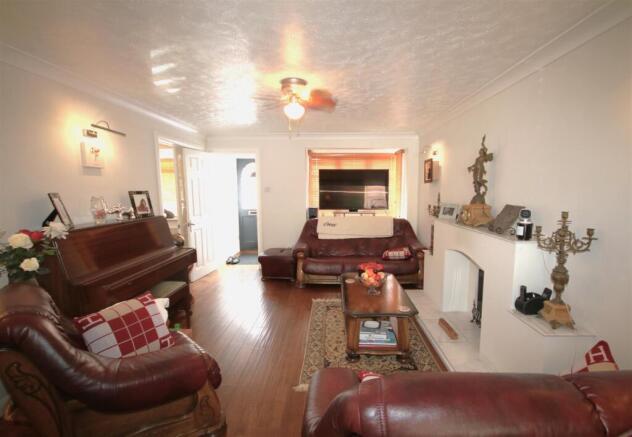 Living Room b.JPG