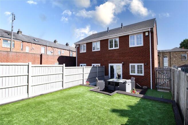 3 bed Semi-Detached for sale Image 10