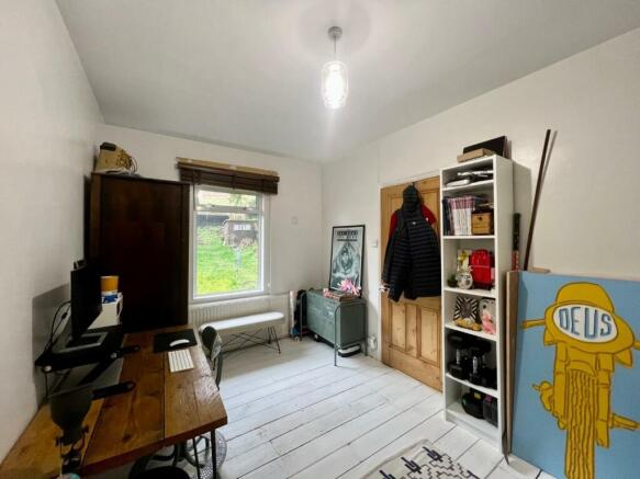 bedroom2.jpg
