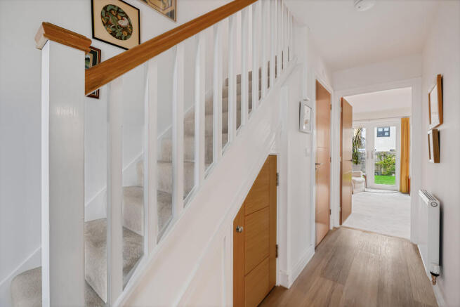 8 Entrance Hall 3 Woodbury Rise
