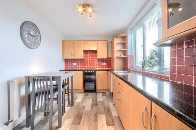 3 bed Flat for sale Image 6