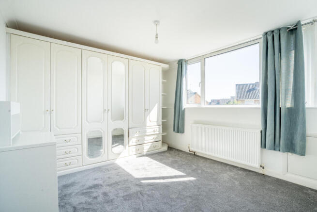 4 bed Terraced for sale Image 9