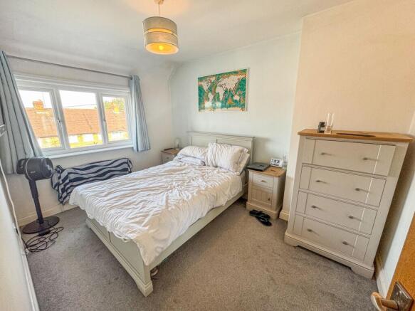 Thirlmere Avenue, Tilehurst, RG30 photo 2