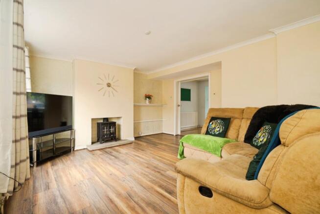 4 bed Semi-Detached for sale Image 8