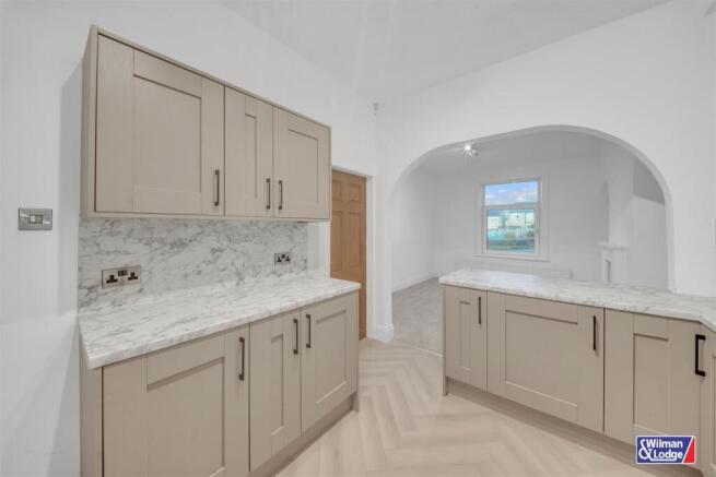 5 bed Terraced for sale Image 4