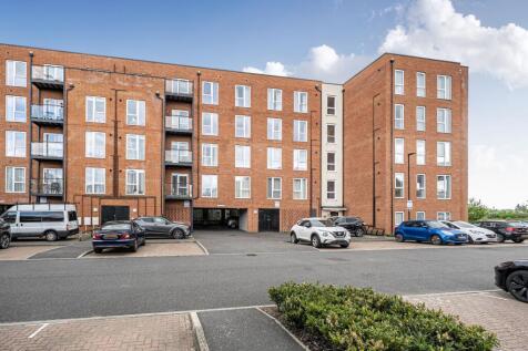 Strong Drive, Basingstoke, RG21