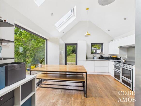 CAM02803G0-PR0220-STILL002 Kitchen diner.jpg