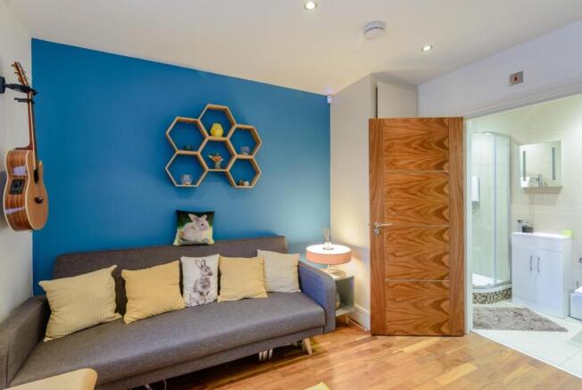 8408691-interior08-800.jpg