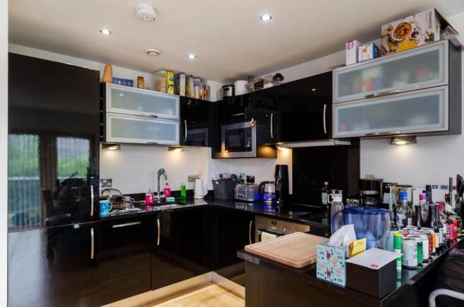 2 bed Flat to rent Image 4