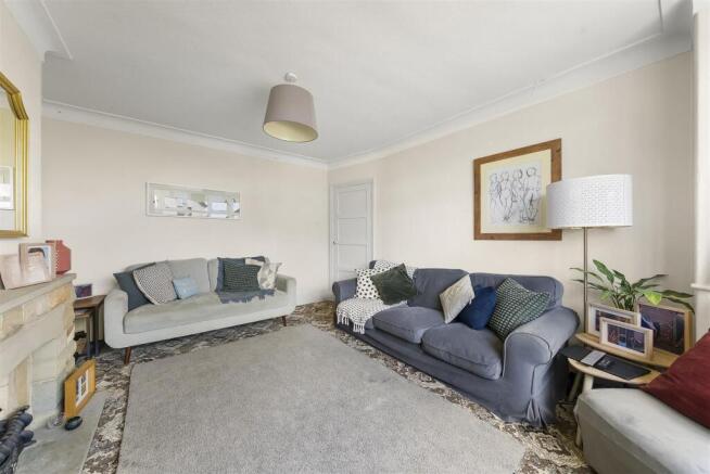 4 bed Semi-Detached for sale Image 4