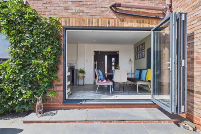 High-end grey porcelain patio for summer parties