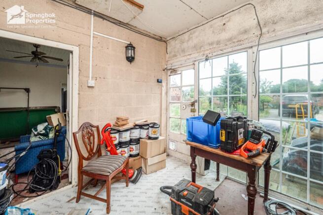 5 bed Detached for sale Image 6