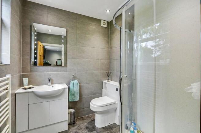 Bedroom 1 En-suite