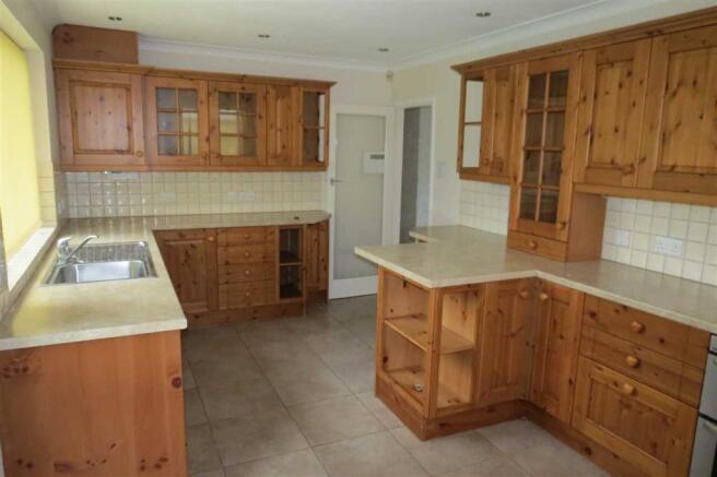 Dining Kitchen: