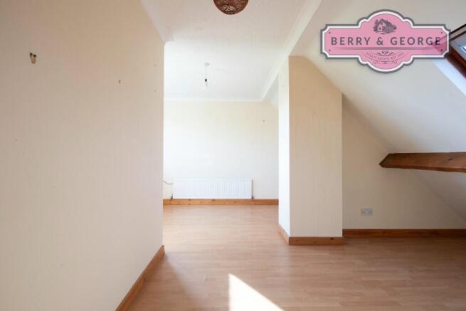 BEDROOM/ OFFICE