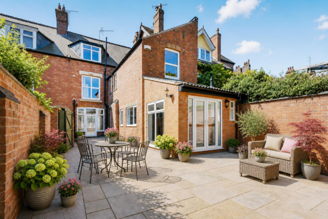 8 Elsee Road, Rugby