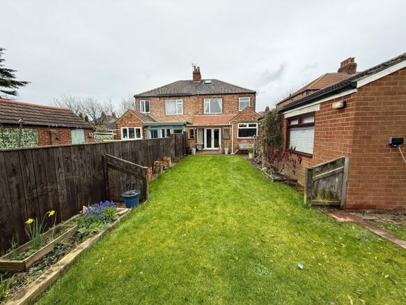 3 bed Semi-Detached for sale Image 4