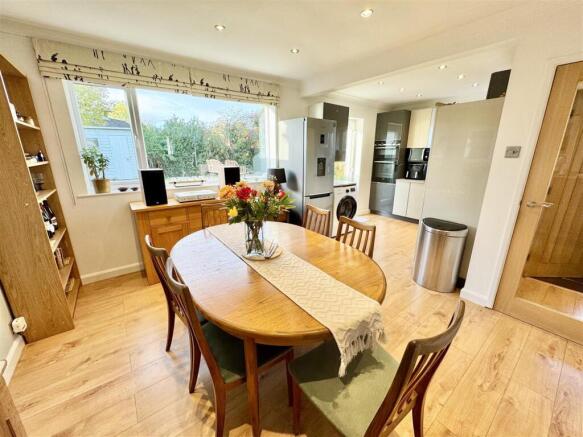 3 bed Detached for sale Image 8