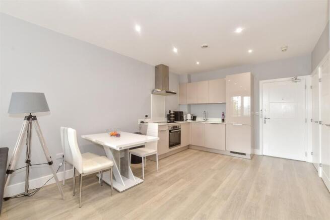 Lounge/Kitchen