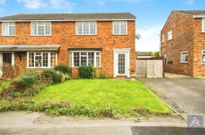27, Fox Way, Buckingham MK18 7EH