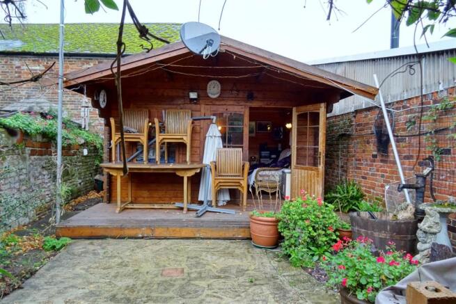 SUMMER HOUSE: