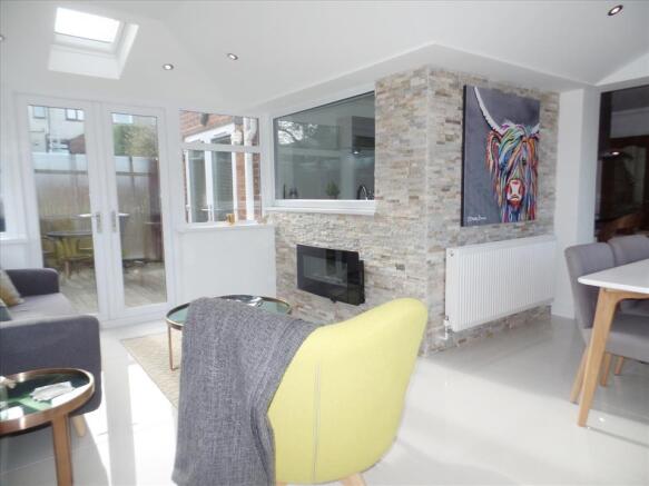 SUN ROOM/FAMILY AREA