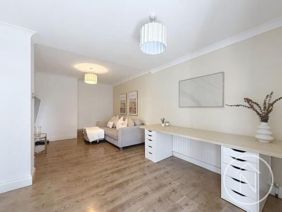 4 bed Detached for sale Image 8