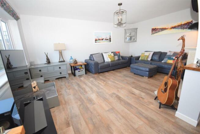 Lounge 2.JPG