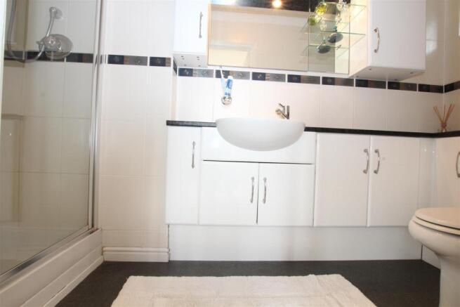 ENSUITE SHOWER ROOM