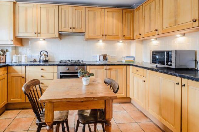 Kitchen/breakf...