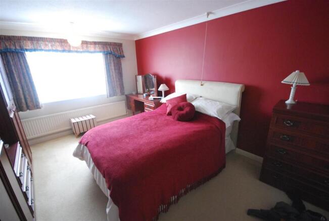 MASTER BEDROOM: