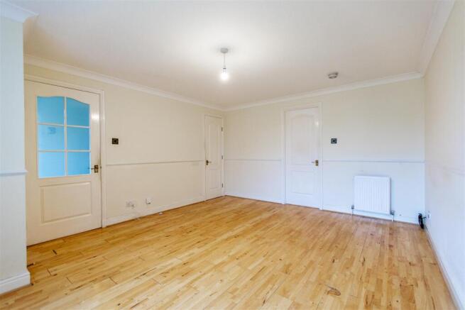 CRUIVE - 5 Moncur Court Kilwinning-13.jpg