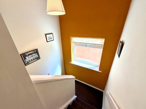 4 bed Detached for sale Image 11