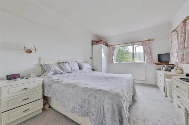 4 bed Detached for sale Image 11