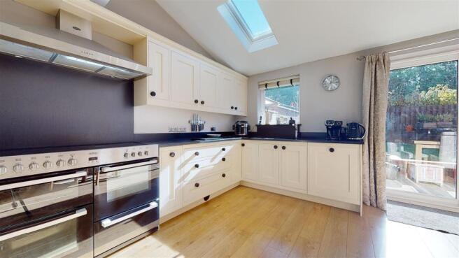 EXTENDED KITCHEN DINER