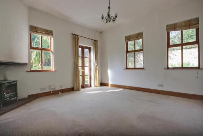 2 bed Apartment for sale Image 4