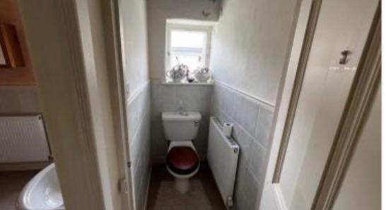 5 bed Semi-Detached for sale Image 11