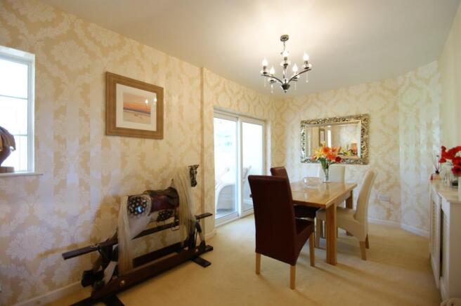 Garden Cottage - dining.jpg