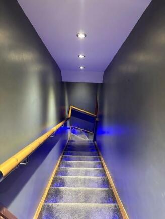 41 Volta Street - staircase1.jpg