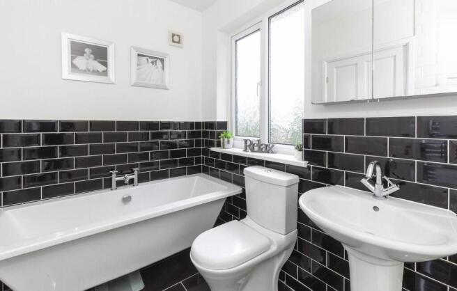 3 bed Semi-Detached for sale Image 8