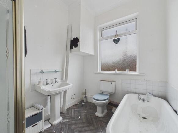 3 bed Semi-Detached for sale Image 6