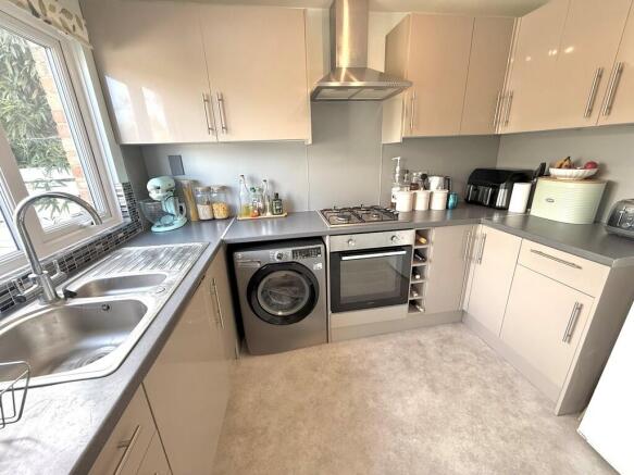 6 Eastergate Gree...