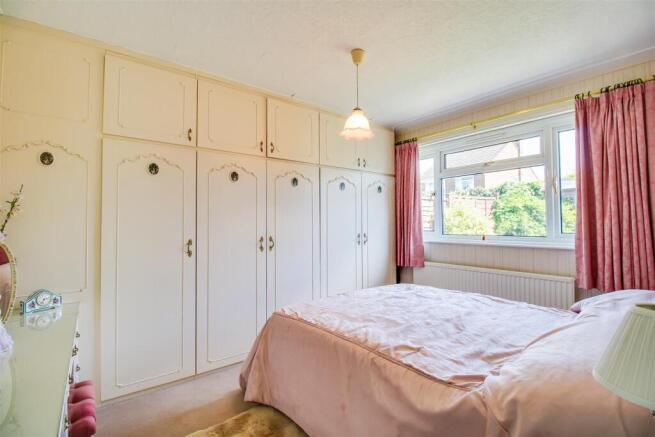 2 bed Semi-Detached Bungalow for sale Image 5